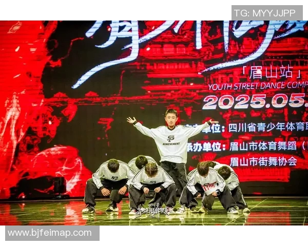 街舞装备选购指南:精选专业服装助你舞出风采与自信 街舞装备选购指南:精选专业服装助你舞出风采与自信